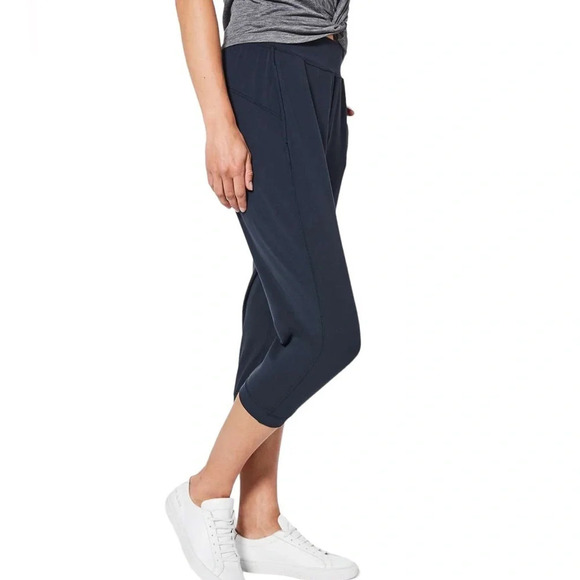 Lululemon Rejuvenate Crop 18 True Navy W6AM9S Yoga Size 4 loose Relaxed - Picture 8 of 9